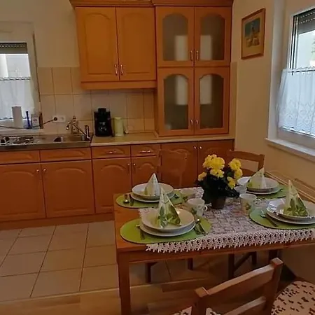 Apartman Szaffaria Apartman *
