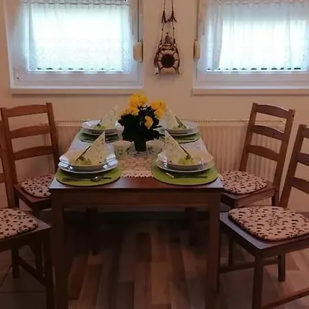 Szaffaria Apartman *